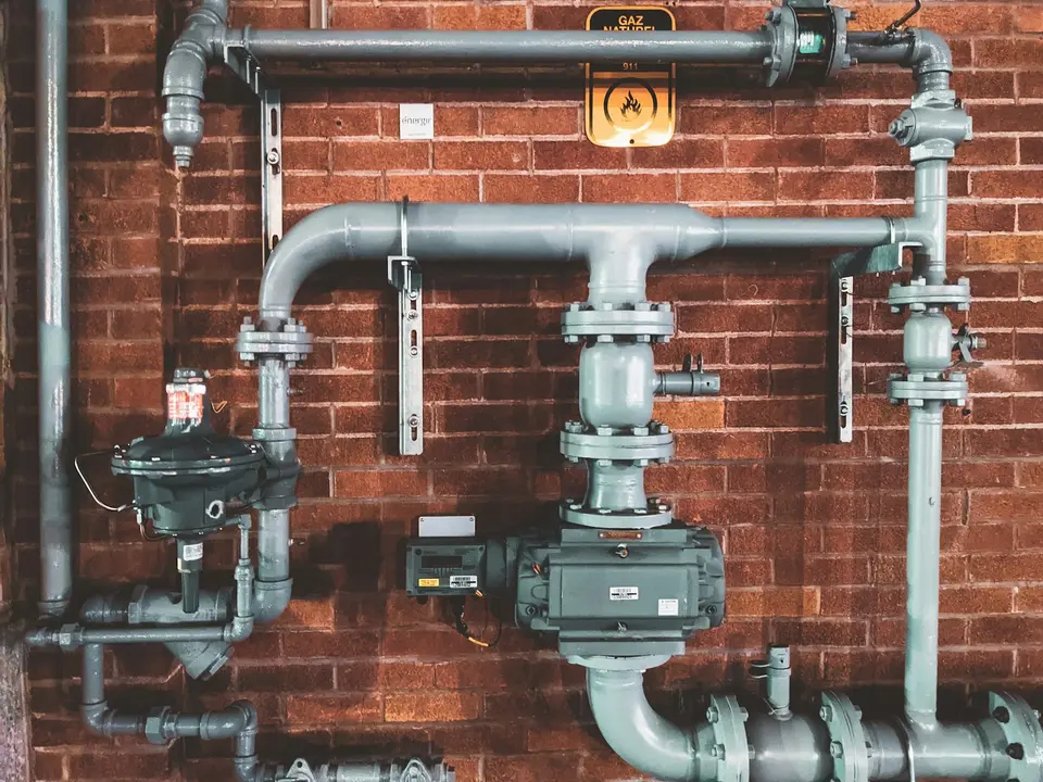 Industrial pipework and valves